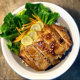 ข้าวหน้าไก่อบซอสเทริยากิ