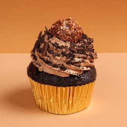 Chocolate Hazelnut Praline Cupcake (ช็อกโกแลตฮาเซลนัทพราลีนคัพเค้ก)
