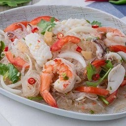 ยำมาม่า หมูสับ