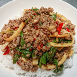 ข้าวกระเพราหมูหน่อไม้