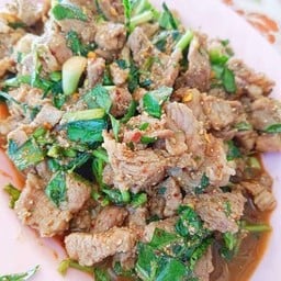 ลาบเนื้อราดข้าว