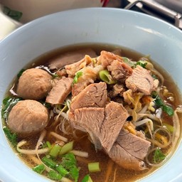 ร้านริมน้ำท่าชมพู่