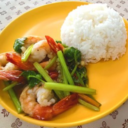 กุ้งผัดขึ้นฉ่าย (ราดข้าว)