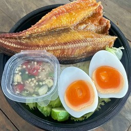 ข้าวปลาดุกแดดเดียว+ห่อหมกย่าง+ไข่เป็ดยางมะตูม