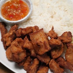 F38 ข้าวหมู ทอดน้ำปลา