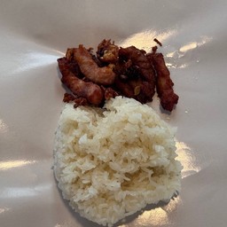 ข้าวเหนียวหมูเส้น
