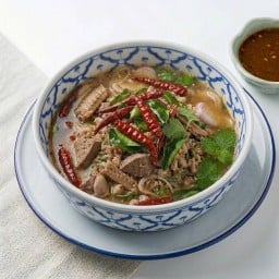ลาบเป็ดไฮโซ (HISO) หน้าเต็นท์รถ