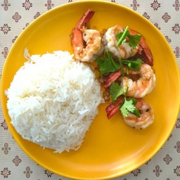 ทอดกระเทียมพริกไทย (ราดข้าว)