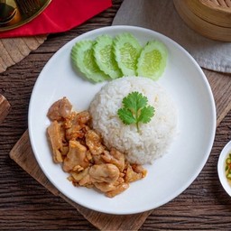 ไก่ทอดกระเทียมราดข้าว