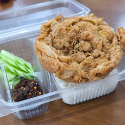 ข้าวน้ำพริกผัดไข่เจียวกรอบ