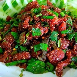 ก้อยเนื้อดิบขม