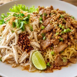 บะหมี่ยำ  (โอจี 2 สหาย)