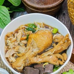 ก๋วยจั๊บญวน ก๋วยเตี๋ยวไก่ตุ๋นมะระ คลองจั่น