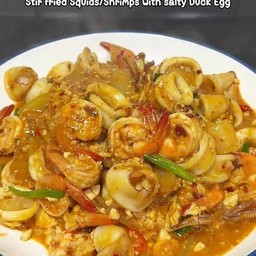 ทะเลผัดไข่เค็ม(กับข้าว)