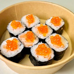 ข้าวห่อสาหร่ายไส้แซลมอน + ไข่ปลาแซลมอน / Salmon Ikura Maki
