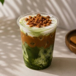 Matcha biscoff latte