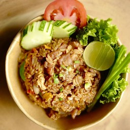 ข้าวผัดรถไฟโบราณหมู