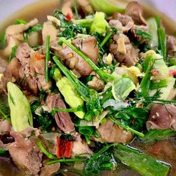 แกงอ่อมไก่ ใส่กึ๋นไก่ ผักชีลาวหอมๆ ซดร้อนๆ