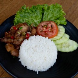 ข้าวสามชั้นคั่วพริกเกลือ