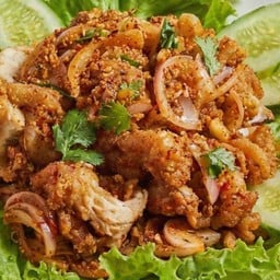 ยำแซ่บไก่กรอบ
