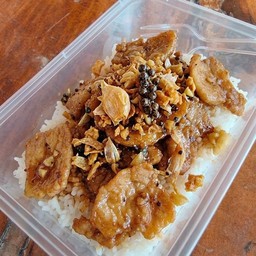 หมูหมักทอดกระเที่ยมพริกไทย