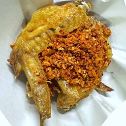 ปีกไก่ทอดพริกแห้ง