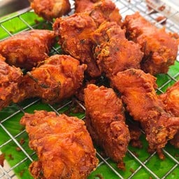 ไก่ทอดพริกแกง