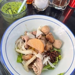 ก๋วยเตี๋ยวเนื้อตุ๋นคุณยาย