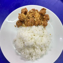 ข้าวหมูก้อนทอดกระเทียม