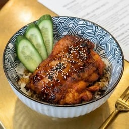 [อิ่มคุ้มสุดอร่อย] ข้าวไก่เผ็ดย่างเตาถ่าน ซอสเทริยากิ