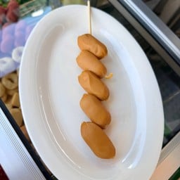 ลูกชิ้นทอด คำโต น้ำจิ้มรสเด็ด