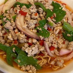 ยำมาม่าหมูสับ