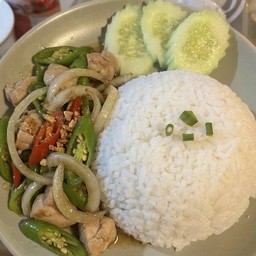 ข้าวผัดพริกหยวก