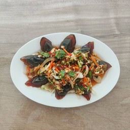 ยำไข่เยี่ยวม้า