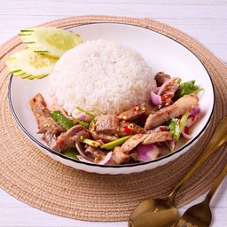 ข้าวยำหมูย่าง