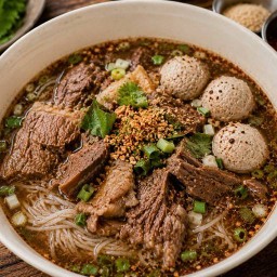 ก๋วยเตี๋ยวเนื้อ เจ๊จอม ป่าหมาก