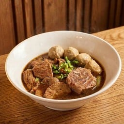 ท่าเฉลิม ก๋วยเตี๋ยวเรือ&หมูตุ๋น สาธุฯ เจ้าเก่า ท่าเฉลิม