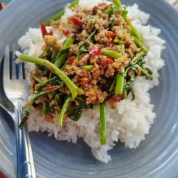 ผัดผักบุ้งหมูสับ
