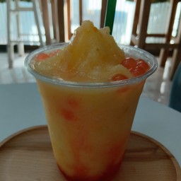 แมงโก้ เวรีสตอร์บอรี่ โคโคนัท สมูตตี้