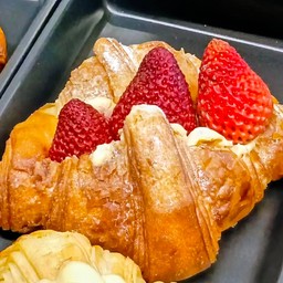 Strawberry fresh cream