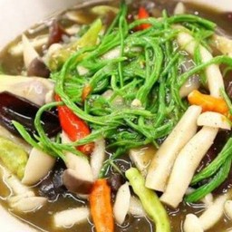 แกงเห็ดรวม