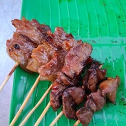 หมูปิ้ง 3 ไม้+  ตับไก่ปิ้ง  3ไม้+ ข้าวเหนียว 1ห่อ