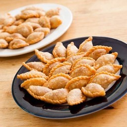 ถุงละ 30 บาท มีทั้งหมด  24 ตัวครับ