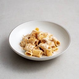 Macadamia cacio e pepe