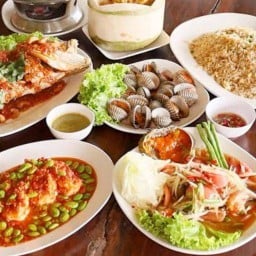 ปัญญาอาหารไทยอีสาน ในหมู่บ้านปัญญานครซอย 8