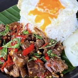 กะเพราเนื้อชิ้น