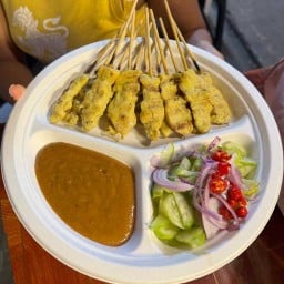 หมูสะเต๊ะคุณแม่โอ๊ะโอ (Oh O Satay)  สาขาจอมเทียนไนท์มาร์เก็ต