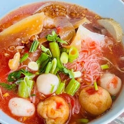 ก๋วยเตี๋ยวต้มยำเจ๊ไก่ชังเรือง