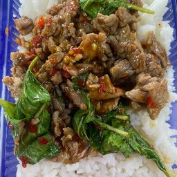 กะเพราเนื้อราดข้าว