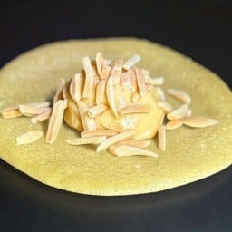 Slow Tokyo and Bakery (สโลว์โตเกียวแอนด์เบเกอรี) - ซอยอารีย์ 5 (ฝั่งเหนือ)